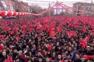 AK Parti'nin referandum şarkısı belli oldu