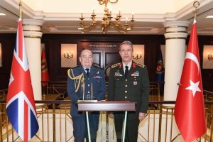 Orgeneral Akar İngiliz mevkidaşıyla g&ouml;r&uuml;şt&uuml;