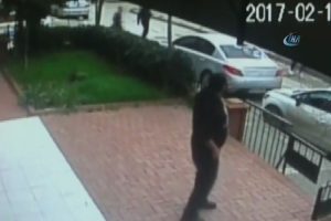 Kadık&ouml;y'de yaşanan silahlı &ccedil;atışma sonrası yaşananlar kamerada