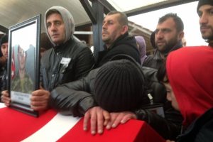 El-Bab şehidi &Ouml;mer Akkuş baba evine getirildi
