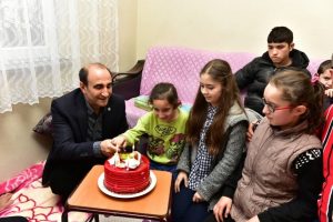 Bursa Yıldırım Belediye Başkanı Edebali ev ev dolaşıyor