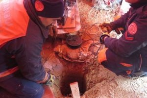 Yavru k&ouml;pek 70 metrelik kuyuda 6 g&uuml;nd&uuml;r mahsur