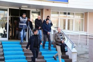 FET&Ouml;'den g&ouml;zaltına alınan 4 polis tutuklandı