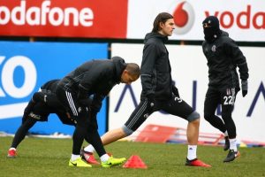 Beşiktaş ara vermeden başladı