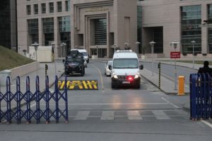 Reina saldırganı zırhlı ara&ccedil;la adliyeden &ccedil;ıkarıldı