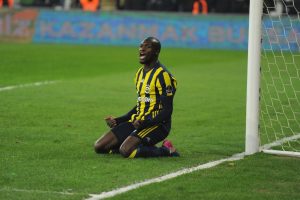 Fenerbah&ccedil;e son iki ma&ccedil;ta 5 puan kaybetti