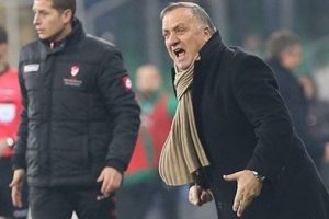 Advocaat'tan ma&ccedil; sonu şok s&ouml;zler!