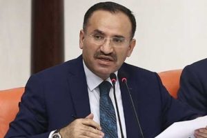 Bakan Bozdağ: Hayır diyenler, halkı h&uuml;k&uuml;meti se&ccedil;meye ehil g&ouml;rmeyenlerdir
