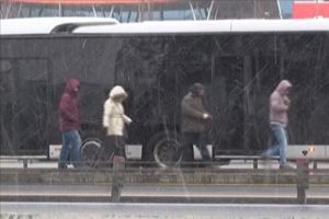 İstanbul'da kar yağışı etkisini g&ouml;sterdi
