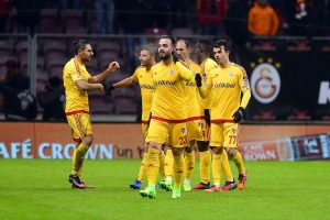 19 puanın 8'i Fenerbah&ccedil;e ve Galatasaray'dan