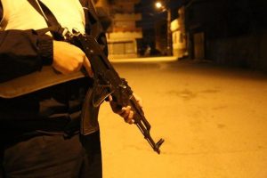Adana'da ter&ouml;r operasyonu: 26 g&ouml;zaltı