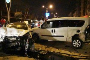 7 araca &ccedil;arpan otomobil s&uuml;r&uuml;c&uuml;s&uuml; ka&ccedil;tı