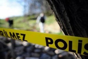 Korkun&ccedil; olay! Ceset bir yıl ağa&ccedil;ta asılı kaldı