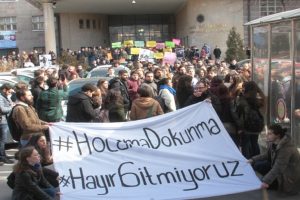 Ankara &Uuml;niversitesinde 'ihra&ccedil;' protestosu