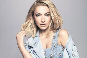&Uuml;nl&uuml; şarkıcı Hadise'yi mutfağa soktular!