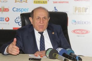 Burhan Kuzu, M&uuml;jdat Gezen'i topa tuttu