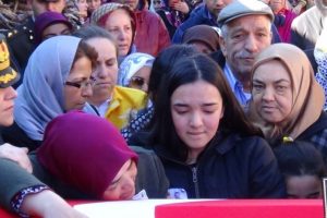 Şehit kızından y&uuml;rek yakan paylaşım