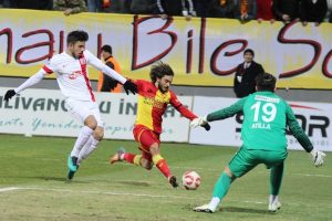 G&ouml;ztepe liderliği son dakikada bıraktı