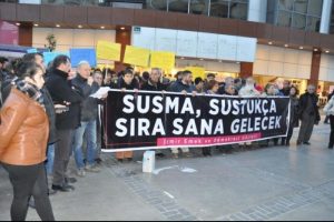 İzmir Emek ve Demokrasi G&uuml;&ccedil;leri'nden operasyonlara tepki