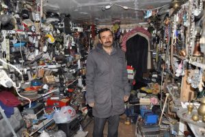 6 metrekarelik konteynerde tarihi yaşatıyor