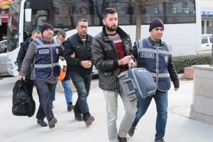 FET&Ouml; ş&uuml;phelisi 20 havacı asker adliyede