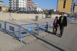 Hakan Ş&uuml;k&uuml;r'e kızdı, oğlunun ismini değiştiriyor