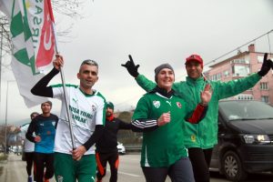Bursasporlu taraftarlar 15 kilometre koştu