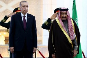 Erdoğan Suudi Arabistan'da resmi t&ouml;renle karşılandı