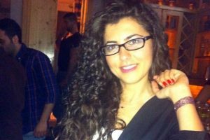 S&uuml;t iznindeyken kovulan bankacı annenin zaferi
