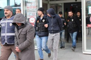 3 ilde uyuşturucu operasyonu: 11 g&ouml;zaltı