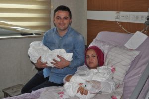 Bursa'da Sevgililer G&uuml;n&uuml;'nde ikiz bebek sevinci
