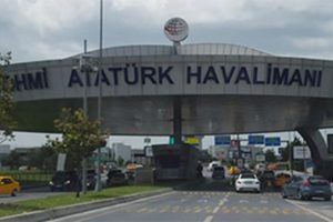 Kalp krizi ge&ccedil;iren yolcu i&ccedil;in u&ccedil;ak İstanbul'a indi