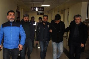 Cinayet zanlısı 3 Suriyeli &uuml;lkelerine ka&ccedil;arken yakalandı