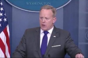 Spicer: Yıpranan g&uuml;ven duygusu nedeniyle G&uuml;venlik Danışmanının istifası istendi