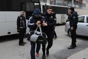 Bursa'da 13 avukat FET&Ouml;'den adliyeye sevk edildi