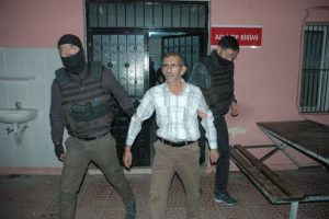 Adana'da PKK operasyonu: 10 g&ouml;zaltı