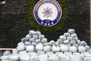 İstanbul'da 1 ton uyuşturucu ele ge&ccedil;irildi