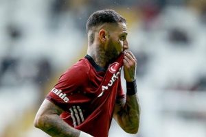 Quaresma'nın g&ouml;z&uuml; unvanda