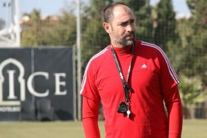 Tudor imzayı atıyor