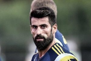 Dikkat! Volkan Demirel sarı kart g&ouml;r&uuml;rse...