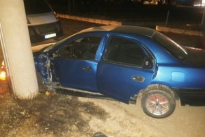 Direğe &ccedil;arptı, il&ccedil;eyi elektriksiz bıraktı