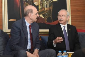Kılı&ccedil;daroğlu, gazeteci H&uuml;sn&uuml; Mahalli ile bir araya geldi