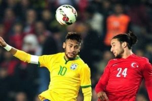 Dikkat! Futbolda kafa vuruşu bunamaya yol a&ccedil;abilir..