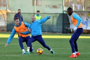 Aytemiz Alanyaspor Trabzonspor'a hazırlanıyor
