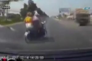 Alışveriş yolunda feci kaza