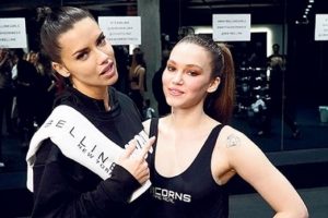 Adriana Lima ile ringte buluştu