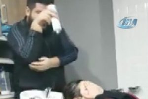 Nusret taklidi ile fenomen oldu!