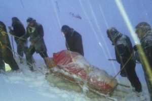 Y&uuml;ksekova'da kızaklı hasta kurtarma operasyonu