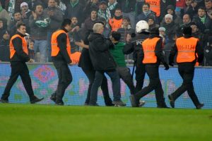 PFDK'dan Bursaspor'a 1 ma&ccedil; seyircisiz oynama cezası verildi
