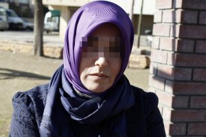 Hakarete uğrayan Kur'an kursu &ouml;ğreticisi karara tepki g&ouml;sterdi